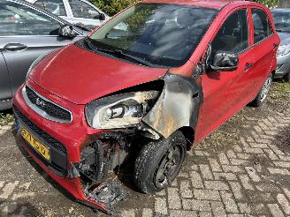 Unfallwagen Kia Picanto 1.0 2015/8