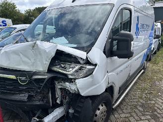 krockskadad bil bedrijf Opel Movano 2.2 CDTI  L2H2 2023/1