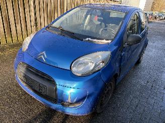 Vaurioauto  passenger cars Citroën C1 1.0-12V  Seduction 5  drs 2011/2