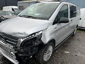 Vaurioauto  commercial vehicles Mercedes eVito Electric Dubbel Cabine Automaat Lang  66 KWh 2024/1