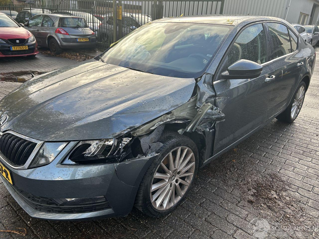 Skoda Octavia Sedan 1.0 Ambition Automaat