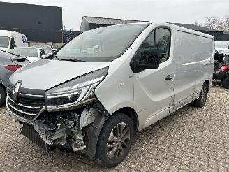 Vaurioauto  commercial vehicles Renault Trafic 2.0 DCI  Automaat  L2H1  Luxe 2020/10