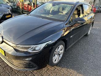 Schadeauto Volkswagen Golf Stationcar 1.0 TSI Life 2024/1