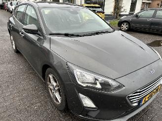 Ford Focus 1.0 EcoBoost HB  Automaat  Titanium picture 3