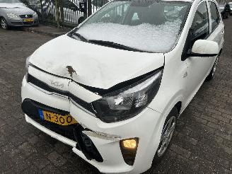 Damaged car Kia Picanto 1.0 DPI  Comfortline 2021/11