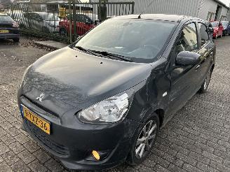 krockskadad bil auto Mitsubishi Space-star 1.2 Intense+ 2014/6