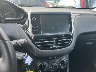 Peugeot 208 1.2 PureTech Active picture 8