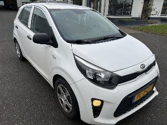 Damaged car Kia Picanto 1.0 2017/7