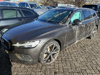 Damaged car Volvo V-60 2.0 T6 AWD  Recharge Plug-in Hybrid Ultra Bright  ( Leer-Panoramadak ) 2025/3