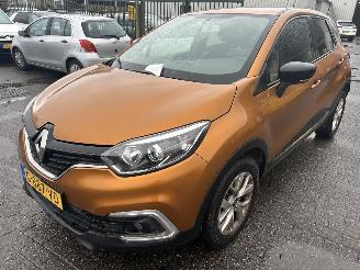 Schadeauto Renault Captur 0.9 TCE  Limited 2019/12