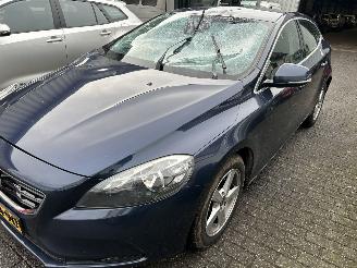 Unfallwagen Volvo V-40 2.0 D 4  Summum Business 2014/12