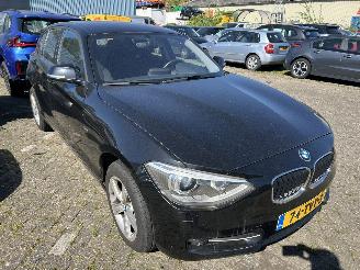 BMW 1-serie 116i  Sport  Automaat  ( Motorschade ) picture 3