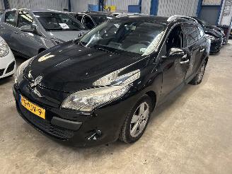 Damaged car Renault Mégane Estate 1.4 TCe Dynamic 2011/2