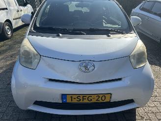 Toyota iQ  picture 2