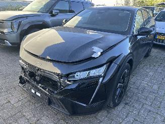 Vaurioauto  passenger cars Peugeot 408 1.2 PureTech Allure  Automaat  HB  ( 26624 Km ) 2024/3