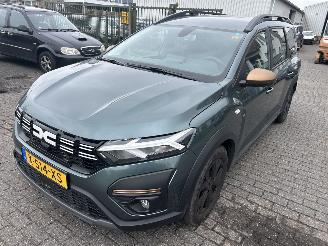 krockskadad bil auto Dacia Jogger 1.0 TCe  Extreme  7 Persoons  ( LPG G3 ) 2024/2