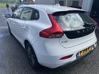 Volvo V-40 T2   2.0 Ltr picture 7
