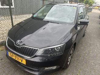 krockskadad bil auto Skoda Fabia Stationcar 1.2  TSI  Ambition 2015/7