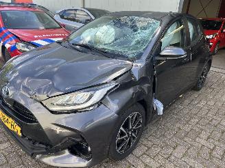 krockskadad bil auto Toyota Yaris 1.5 Hybrid Dynamic  Automaat 2022/5