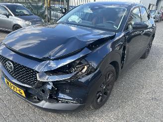 Damaged car Mazda CX-30 2.5  eSkyActive -G Nagisa     ( 15617 Km ) 2025/11