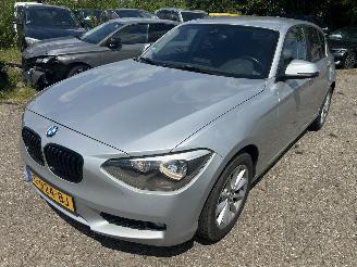 Unfallwagen BMW 1-serie 116i   5 Drs 2012/4