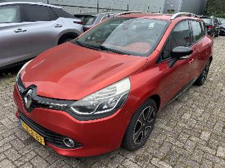 krockskadad bil auto Renault Clio Stationcar 0.9 TCe 2013/10