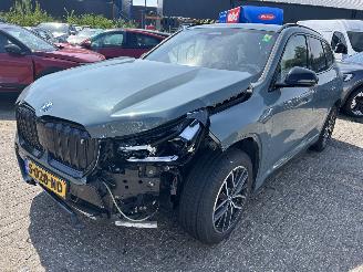 Voiture accidenté BMW iX1 xDrive  3.0 Launch Edition  67 kWh M pakket-Leer-Panoramadak 2023/3