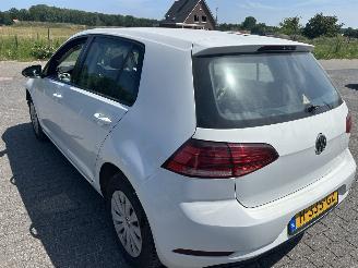 Volkswagen Golf 1.6 TDI   Automaat  5 Drs picture 7