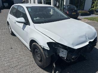 Volkswagen Golf 1.6 TDI   Automaat  5 Drs picture 3