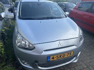 skadebil auto Mitsubishi Space-star 1.0 Intense 2013/10