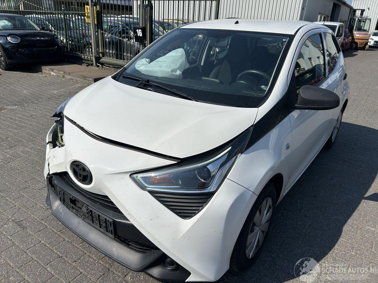 Toyota Aygo 1.0 VVT-i  X-Fun