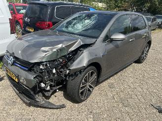 Voiture accidenté Volkswagen Golf 1.4 TSI GTE  Hybrid Automaat   ( Panoramadak ) 2015/11