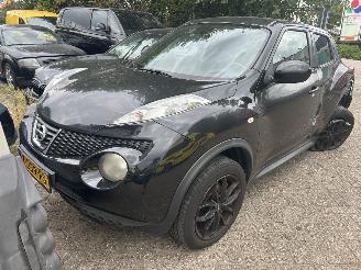 Vaurioauto  passenger cars Nissan Juke 1.6 Automaat 2012/10