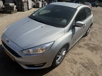 skadebil auto Ford Focus 1.0 Lease Edition 2017/11