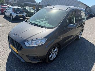damaged commercial vehicles Ford Transit Courier Van 1.5 TDCI 2021/10