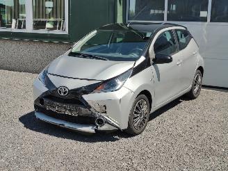 skadebil auto Toyota Aygo 1.0 VVT-i  X-Play Cruise 2015/2