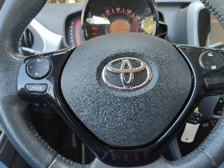 Toyota Aygo 1.0 VVT-i  X-Play Cruise picture 24