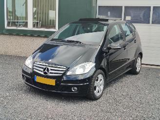 skadebil auto Mercedes A-klasse 160  Avantgarde Automaat Pano 2009/10