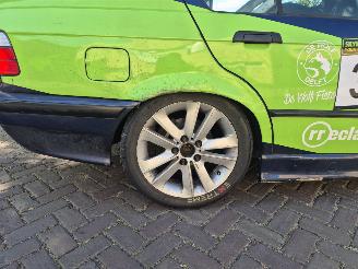 BMW 3-serie 328i 6-cilinder race edition picture 12