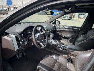 Porsche Cayenne CAYENNE S 3.0 E-HYBRID PANORAMA LEDER NAVI XENON VOL picture 8
