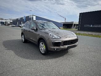 Porsche Cayenne CAYENNE S 3.0 E-HYBRID PANORAMA LEDER NAVI XENON VOL picture 3