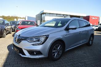 Schadeauto Renault Mégane Grandtour Renault Megane IV 1,5 DCI BOSE-Edition Navi Klimatronik 2017/8