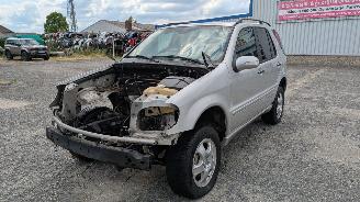 Vrakbiler auto Mercedes ML 163 2003/1