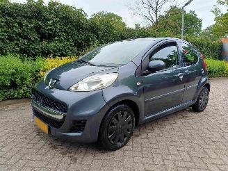 krockskadad bil auto Peugeot 107 1.0-12V XR 5drs airco 2010/12