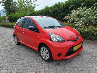 Unfallwagen Toyota Aygo 1.0 VVT-i Now airco 5drs 2013/11
