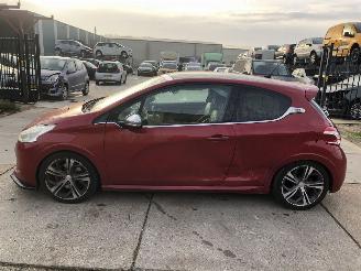 Damaged car Peugeot 208 GTI 200pk orig 56 dkm 2014/3