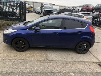 krockskadad bil auto Ford Fiesta 16tdci 70kW E5 Airco Navi 2014/5