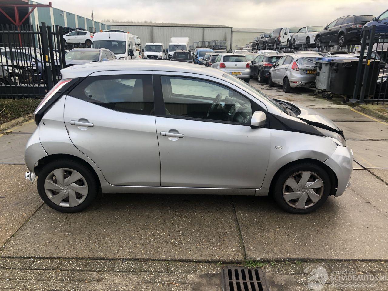 Toyota Aygo 1.0 vvti X-PLAY