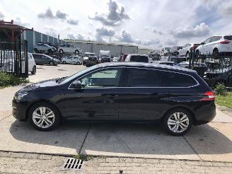 damaged passenger cars Peugeot 308 1.6HDI 88kW E5 AIRCO, NAV, Pano, 2014/9