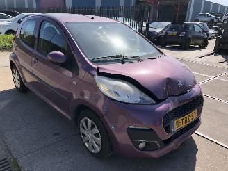 Peugeot 107 1.0i Active Airco 5 drs picture 3